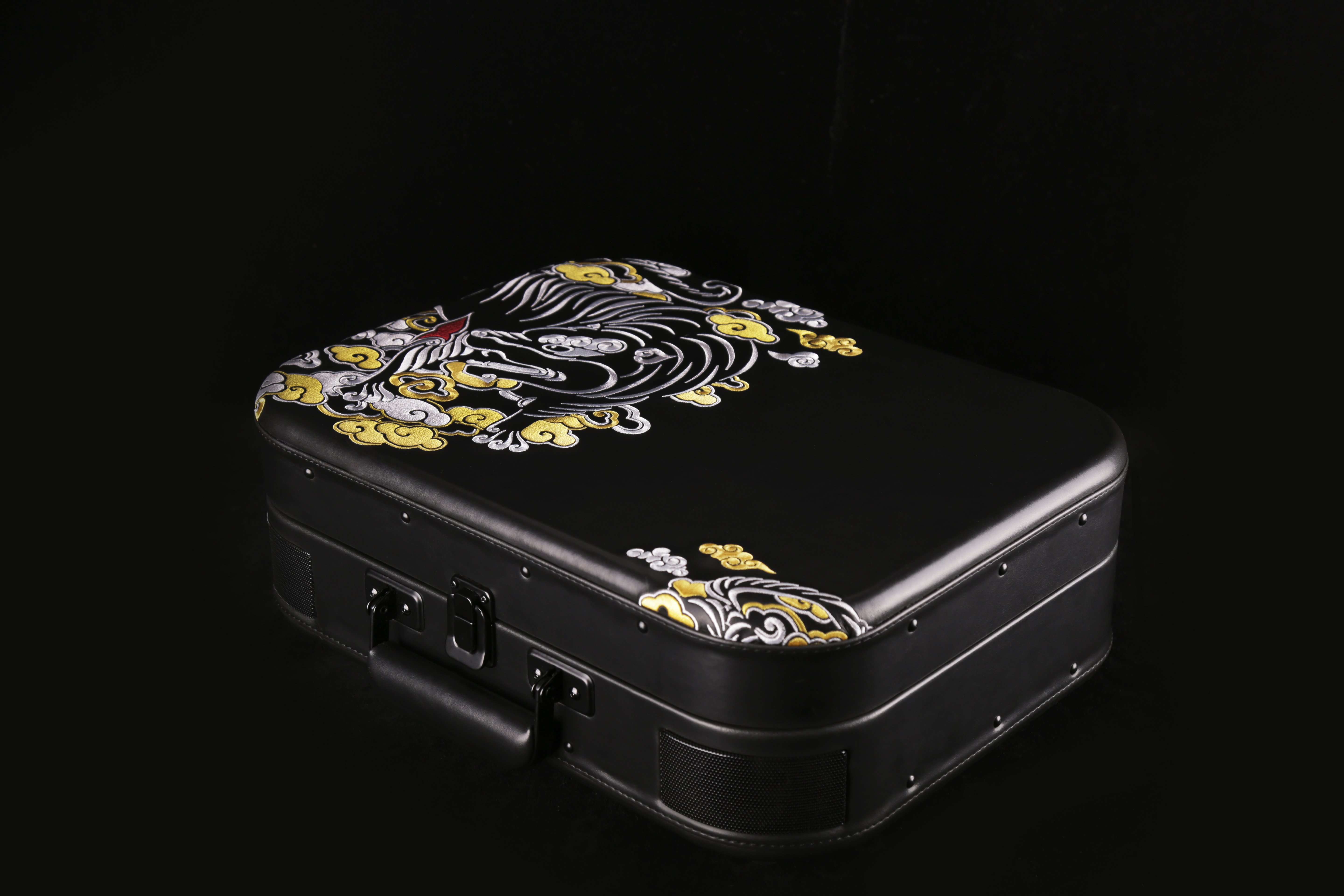 Portable record player，Retro and nationality，phonograph，Vinyl record player，Wu 1900，