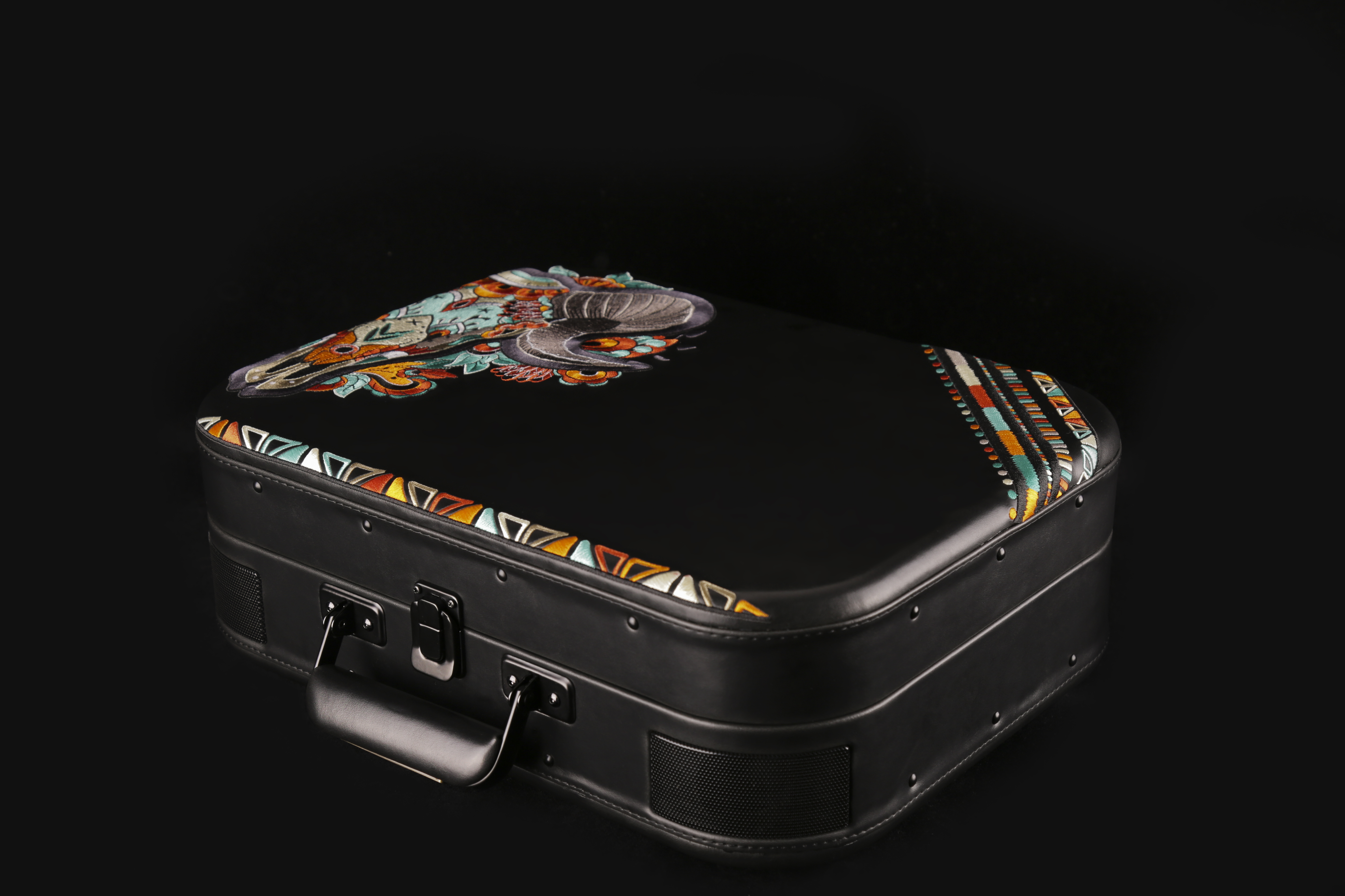 Portable record player，Retro and nationality，phonograph，Vinyl record player，Wu 1900，