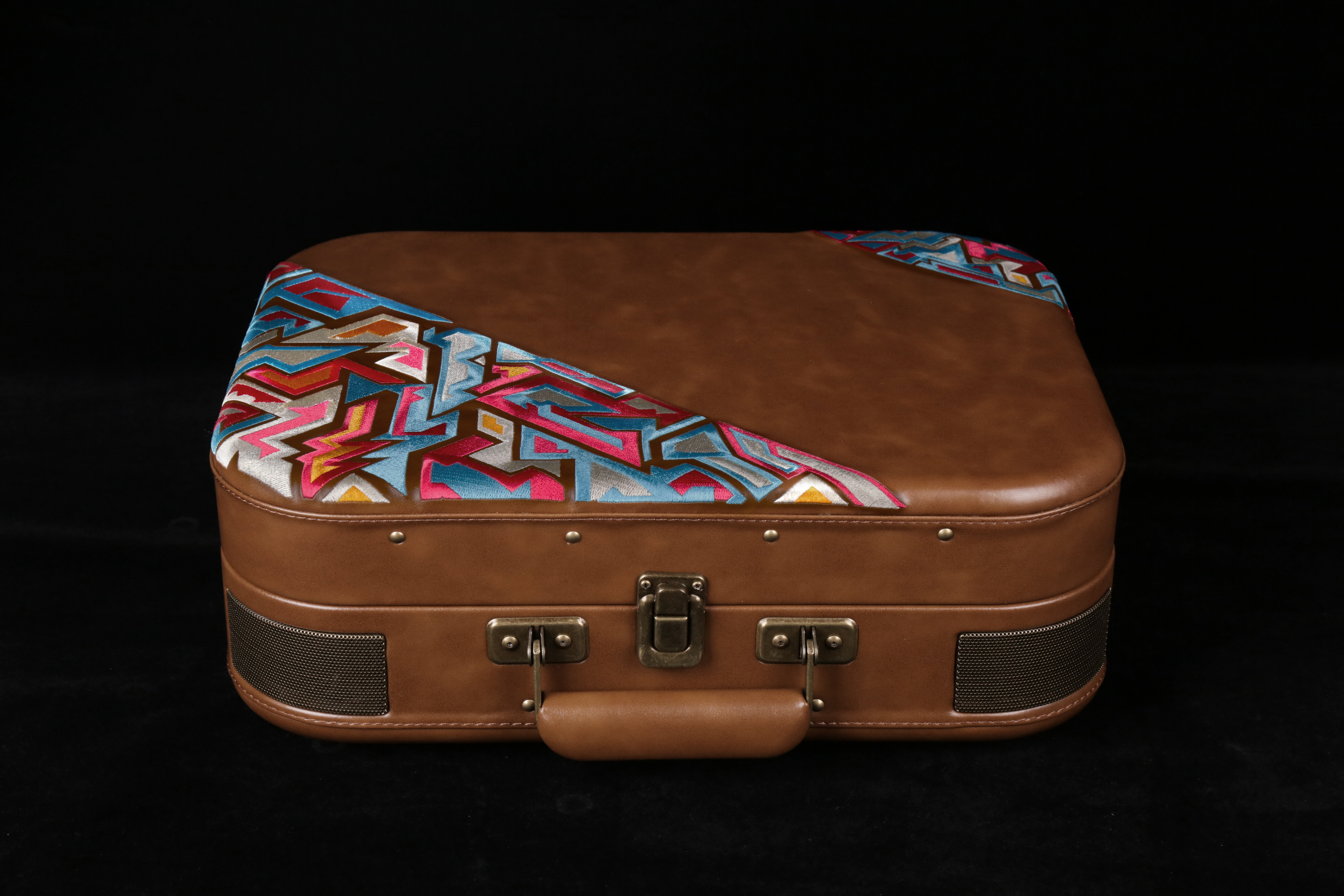 Portable record player，Retro and nationality，phonograph，Vinyl record player，Wu 1900，