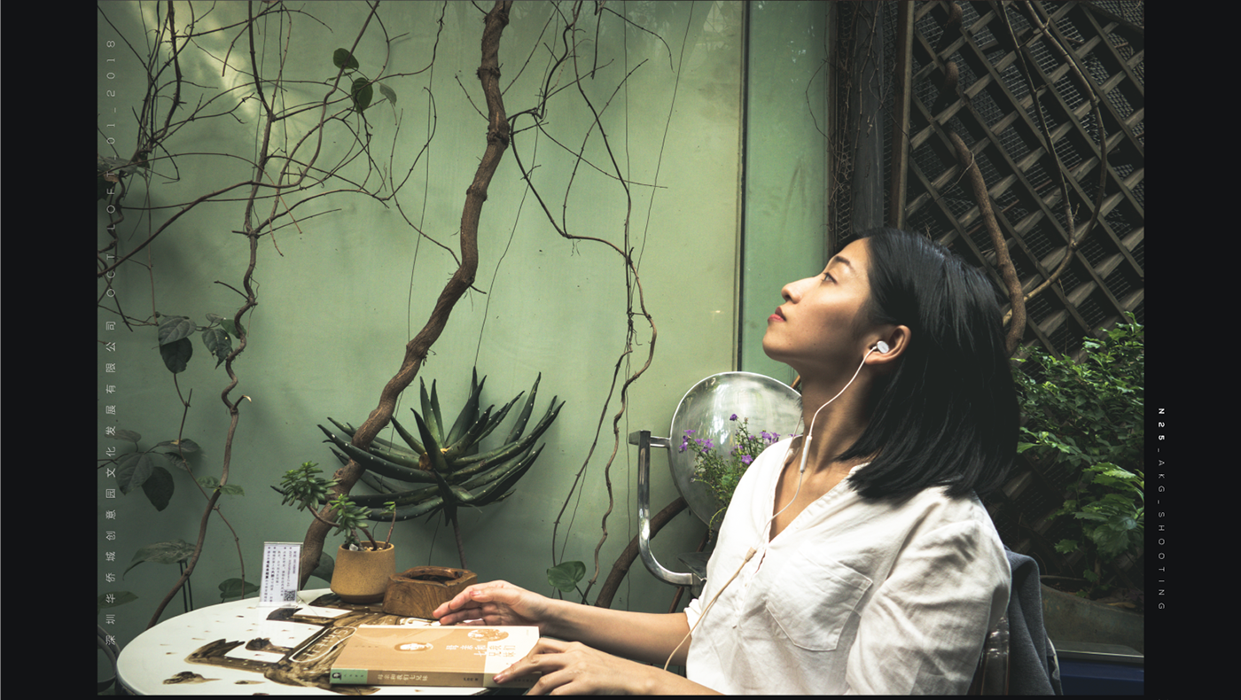 headset，fashion，senior，