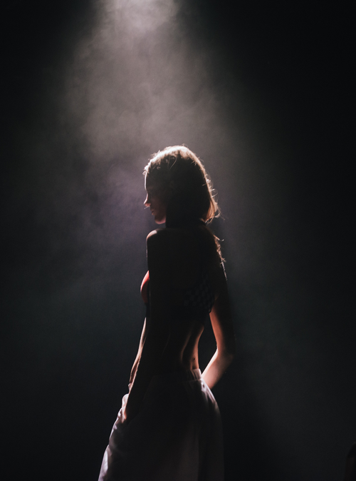 clean，clothing，Spot Light，