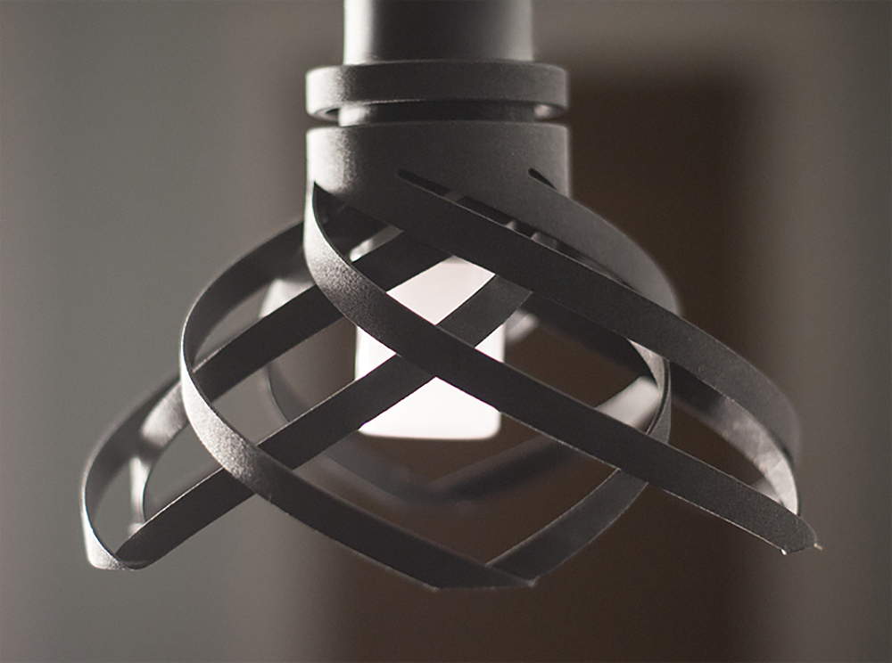 a chandelier，rotate，Adjust brightness，lighting，