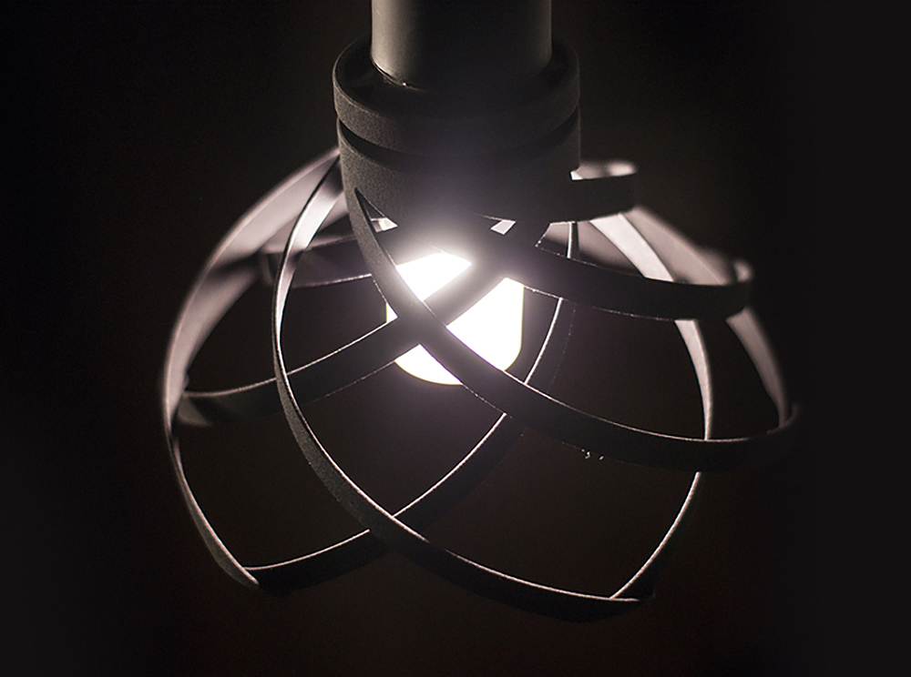 a chandelier，rotate，Adjust brightness，lighting，