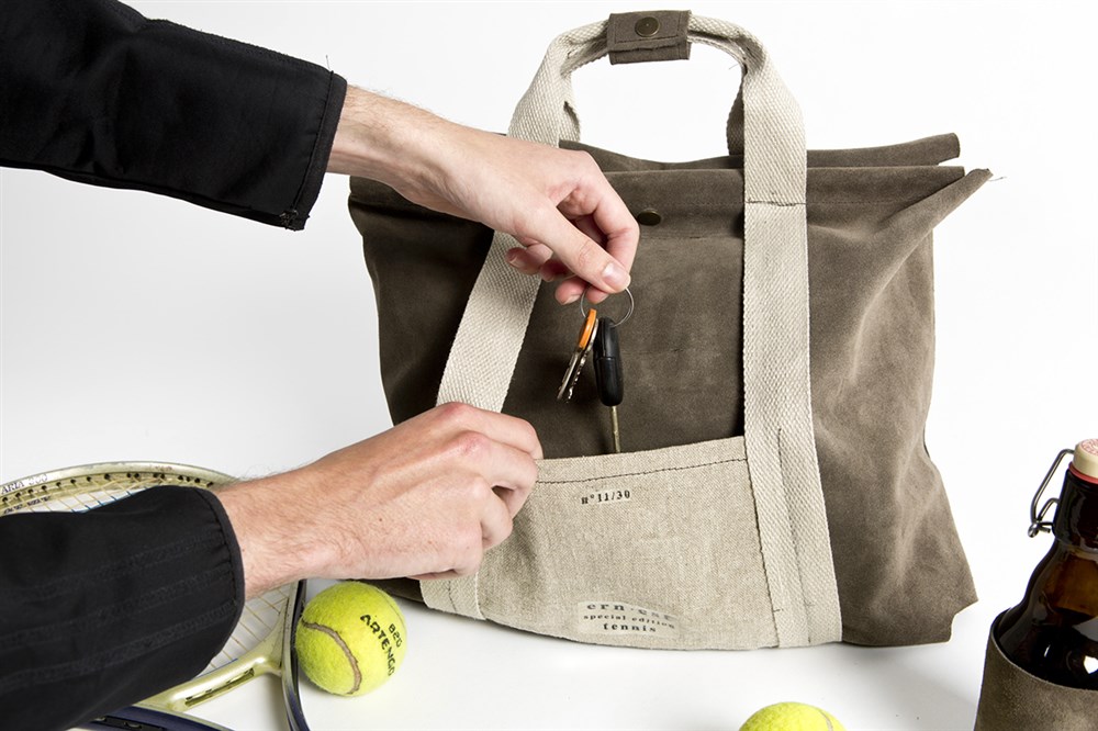 motion，Sports bag，knapsack，outdoors，Receive，bag，