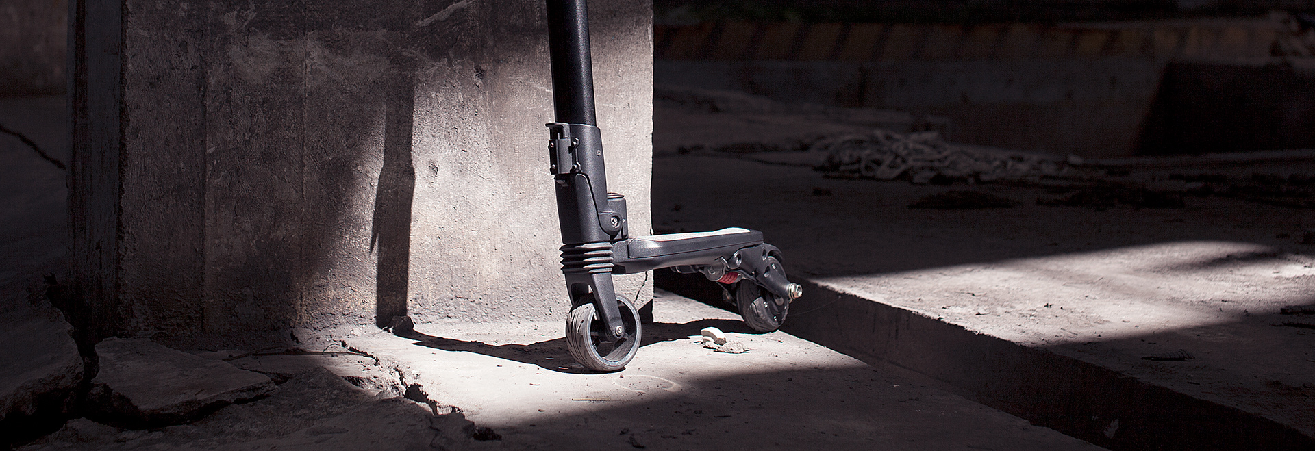 Electric scooter，Metal，vehicle，