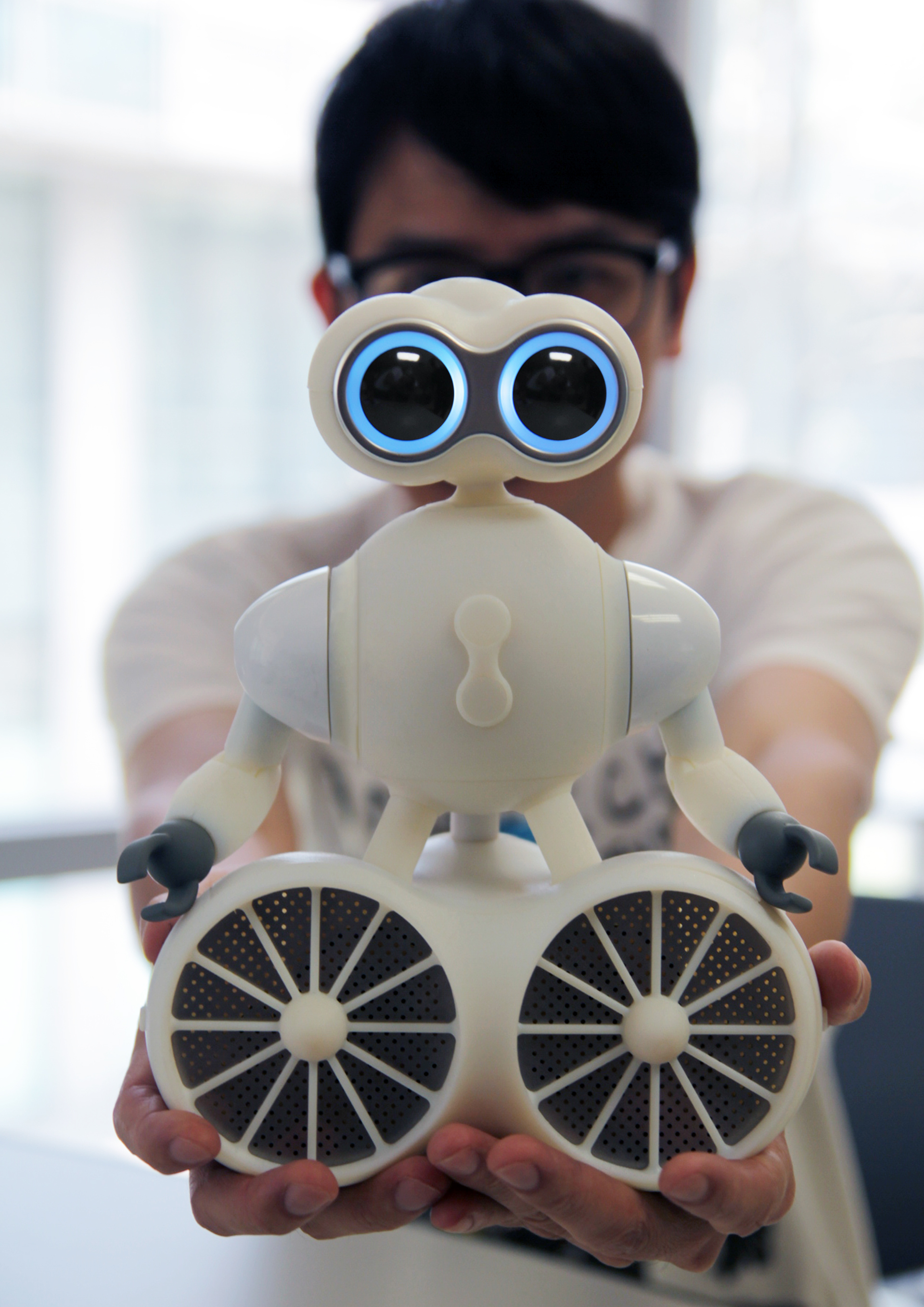 Uri robot，robot，white，intelligence，