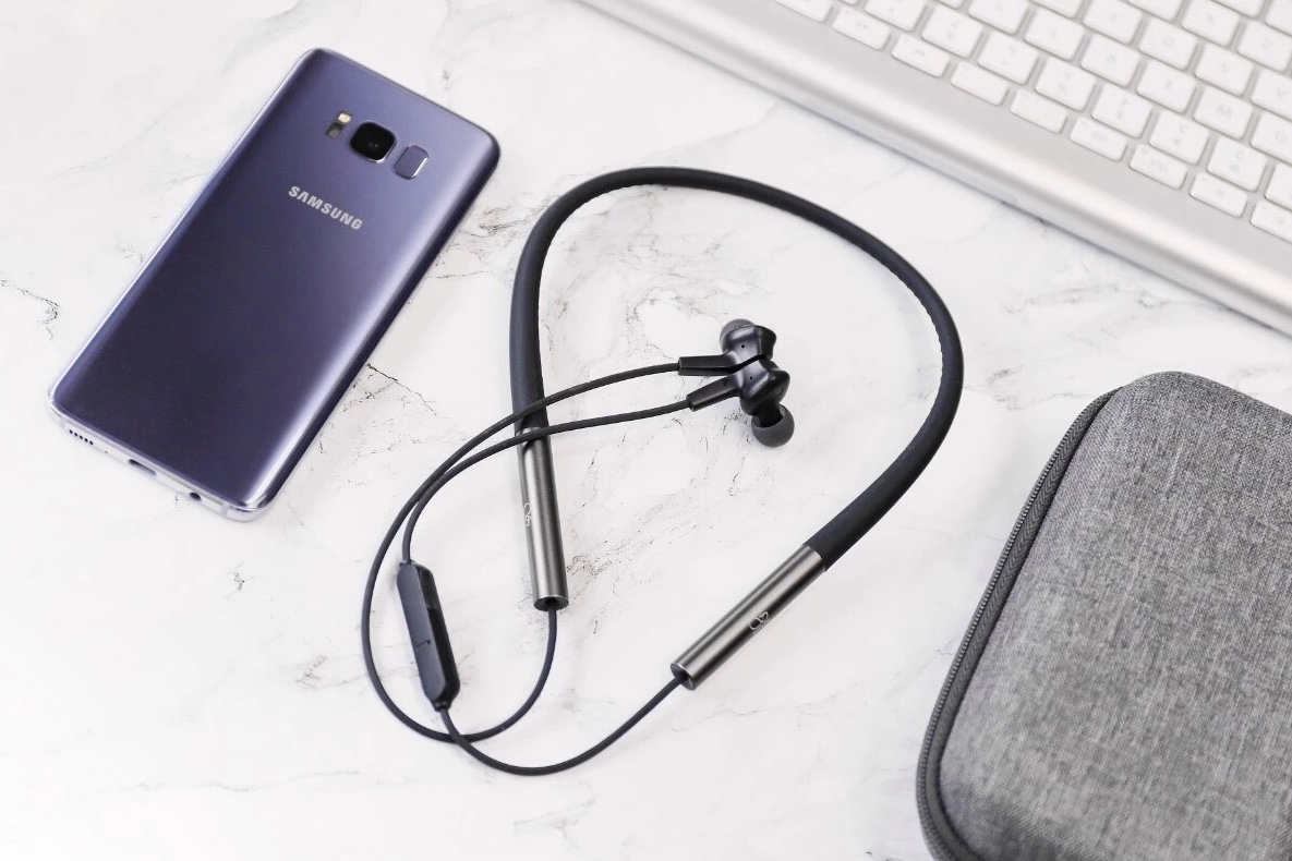 if，Red dot award，product design，industrial design，man-machine，headset，