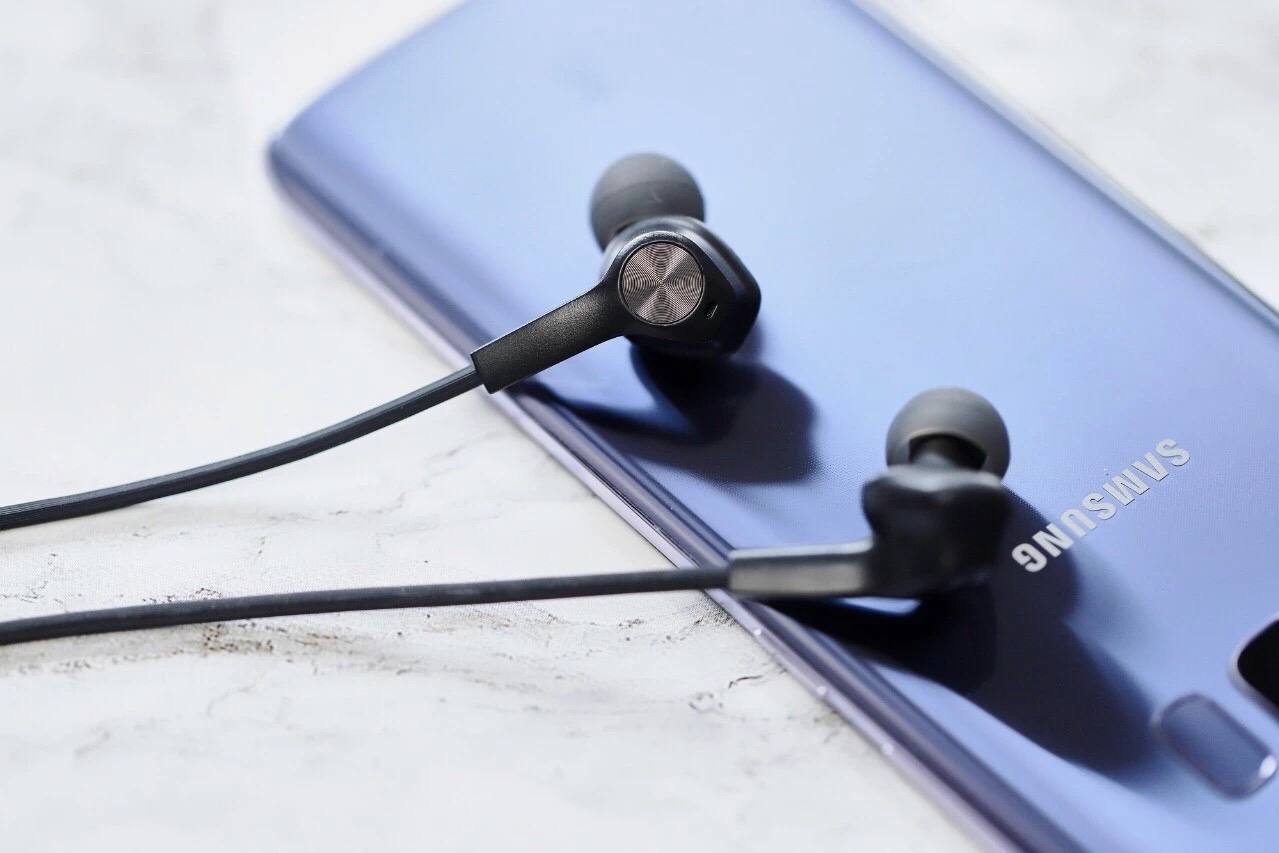 if，Red dot award，product design，industrial design，man-machine，headset，