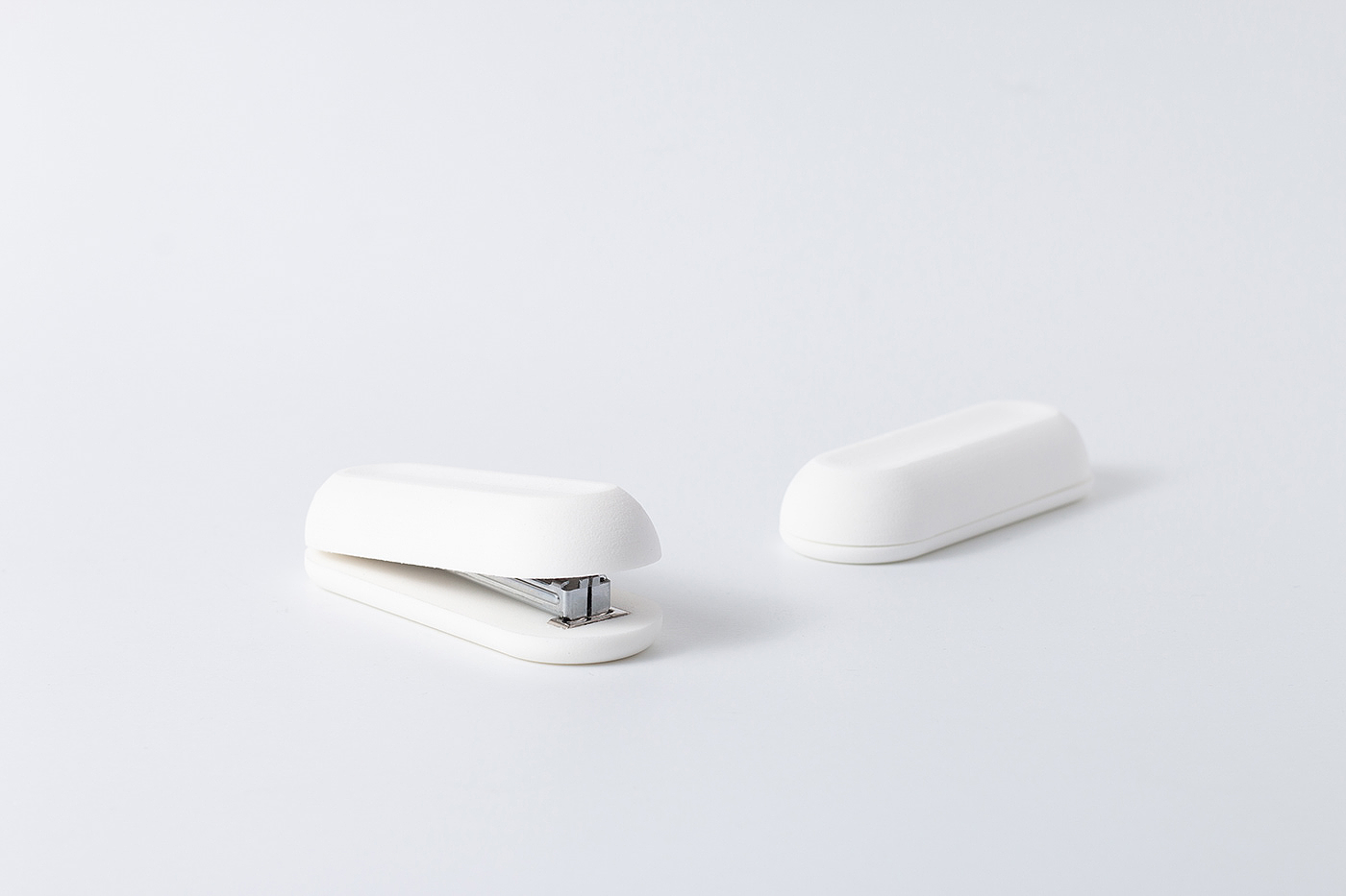 modern stylish，Bionics Design ，White minimalist，to work in an office，Office stationery，Stationery design，Stapler design，