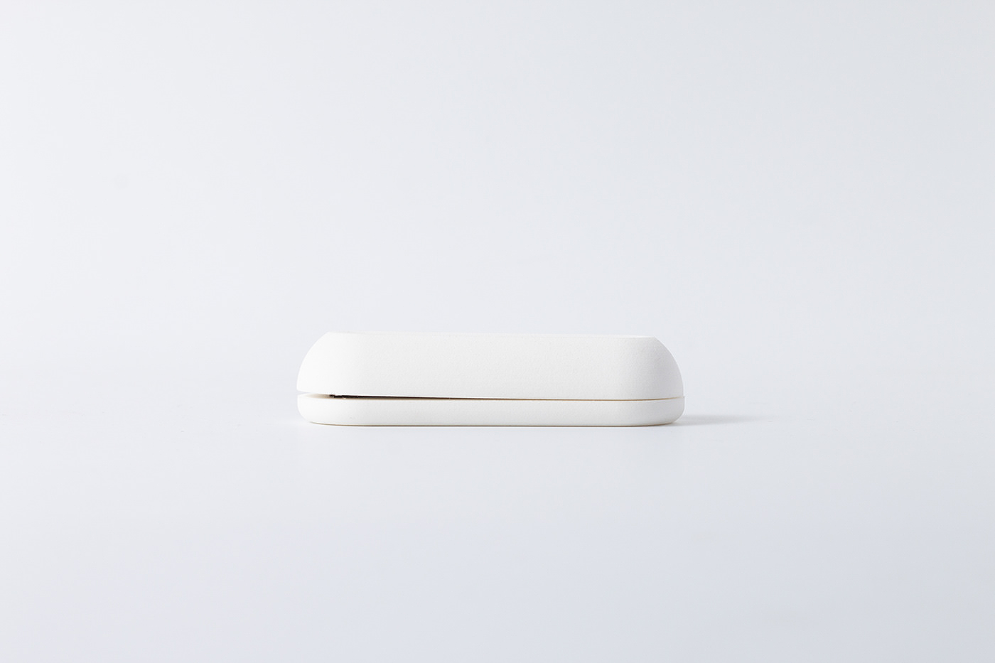 modern stylish，Bionics Design ，White minimalist，to work in an office，Office stationery，Stationery design，Stapler design，