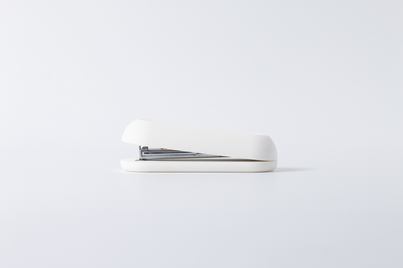 modern stylish，Bionics Design ，White minimalist，to work in an office，Office stationery，Stationery design，Stapler design，