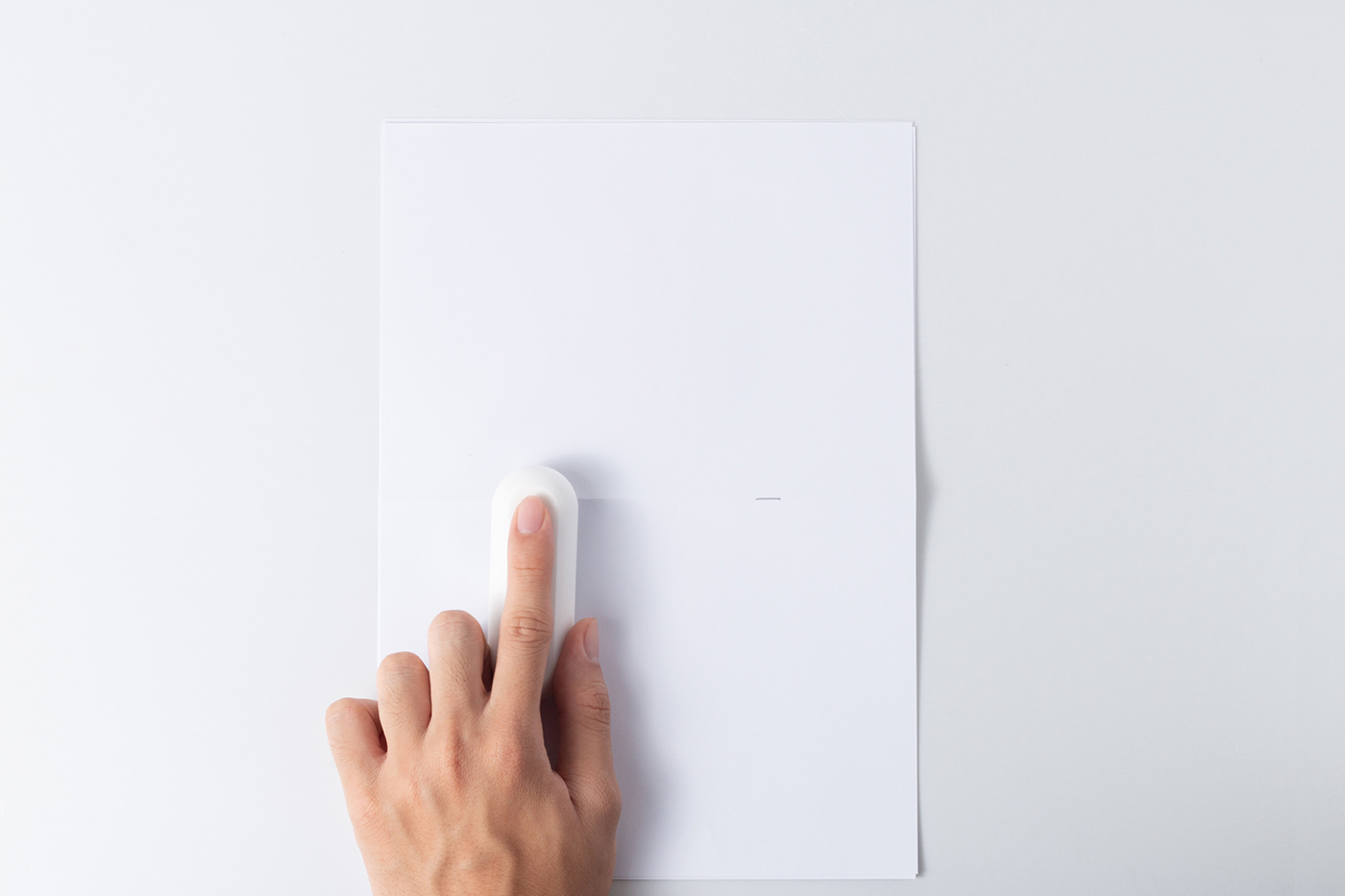 modern stylish，Bionics Design ，White minimalist，to work in an office，Office stationery，Stationery design，Stapler design，