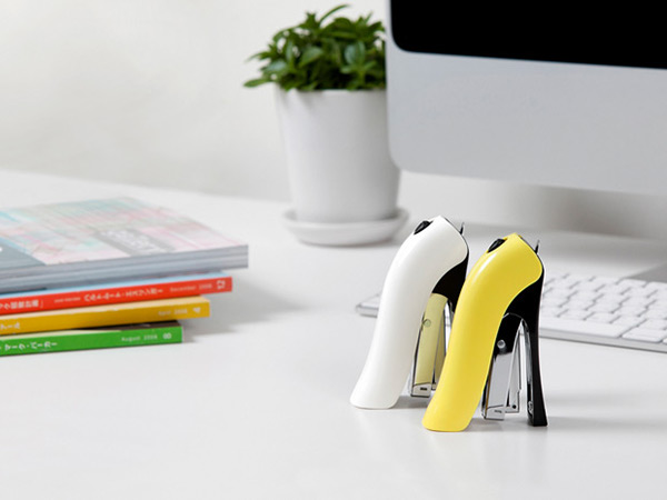 modern stylish，Bionics Design ，White minimalist，to work in an office，Office stationery，Stationery design，Stapler design，