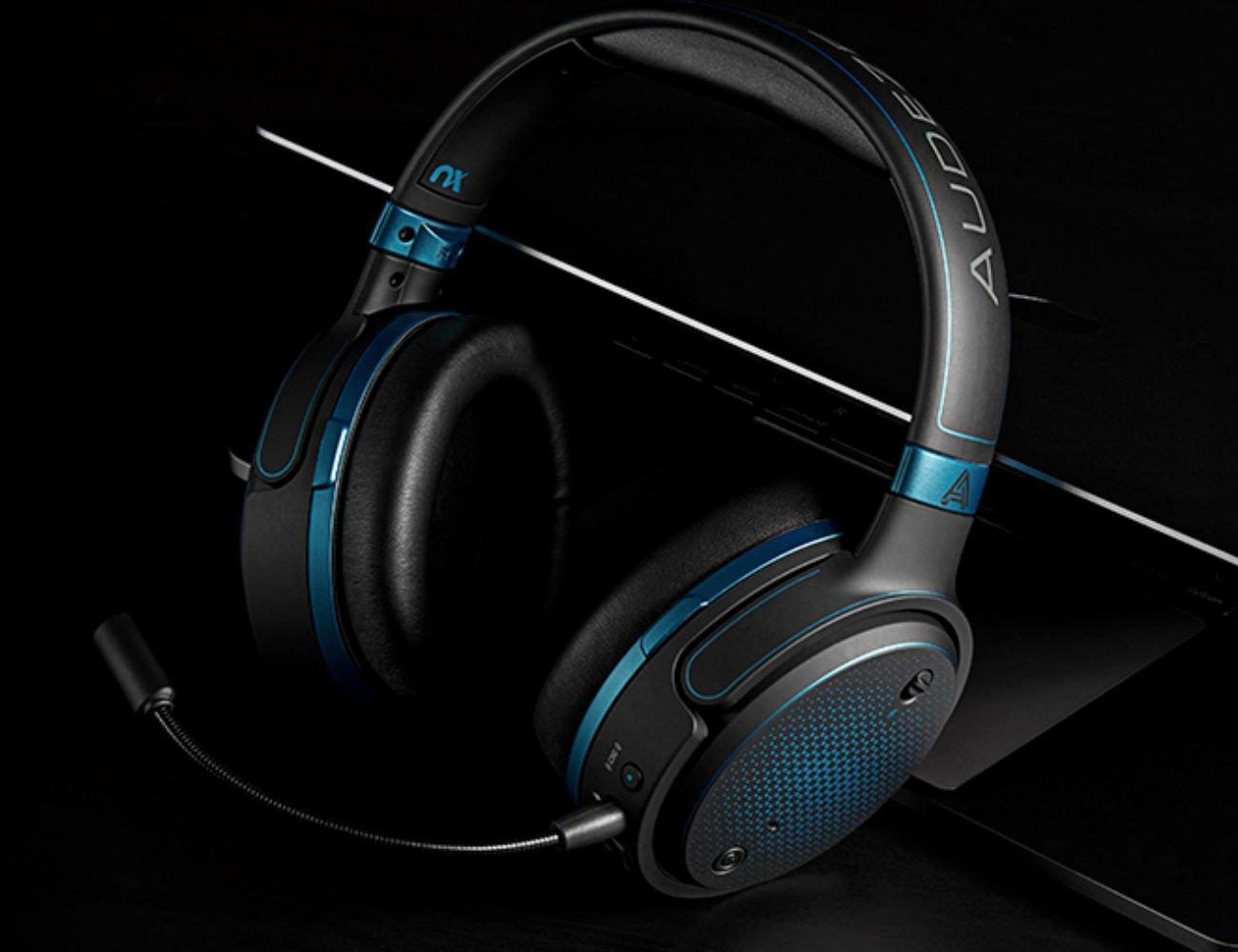 over-ear ，Audez Mobius，game，E-sports，headset，
