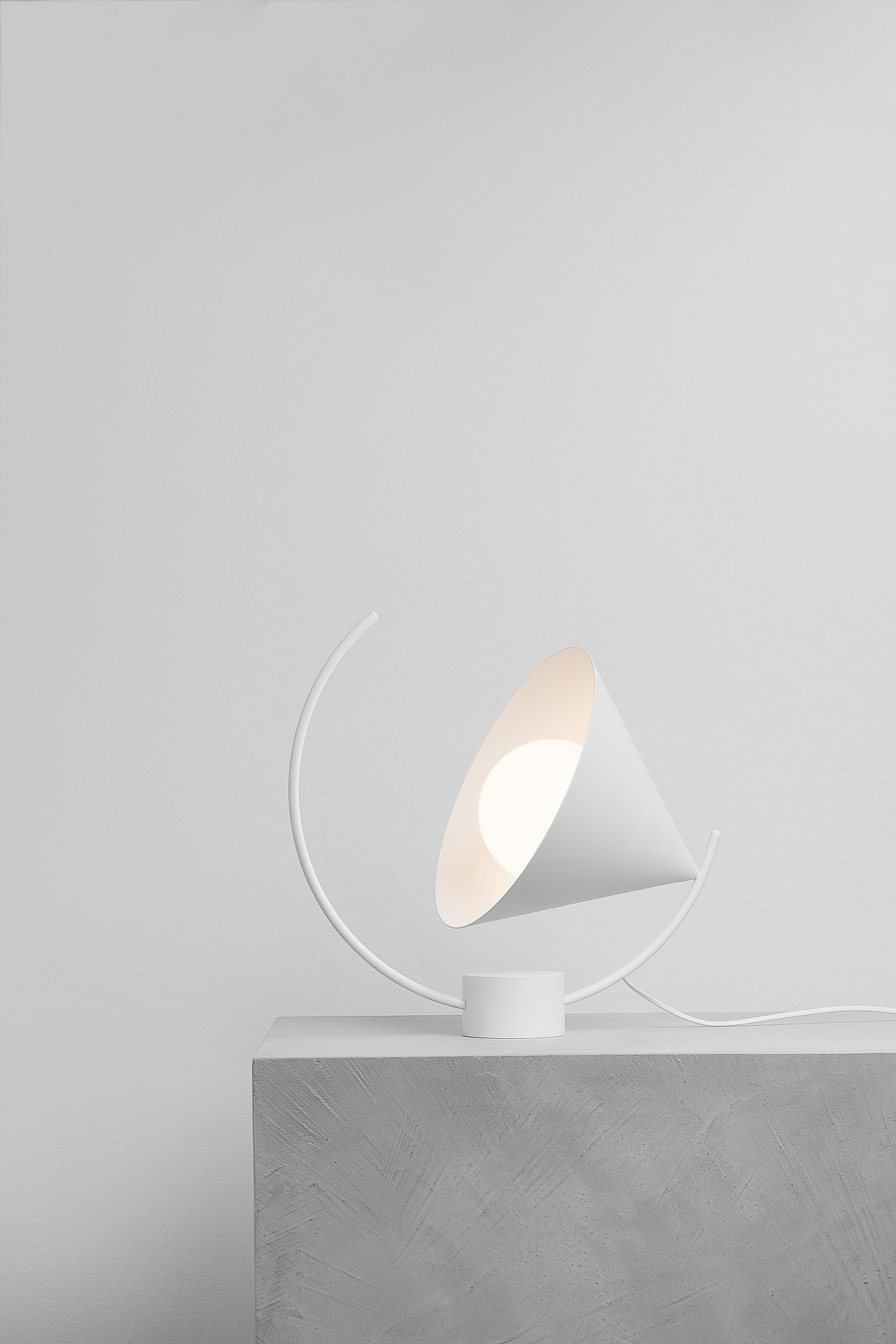 Floor lamp，Metal marble，Material innovation，Creative design，Line geometry，Minimalist geometry，Table lamp design，Lamp design，