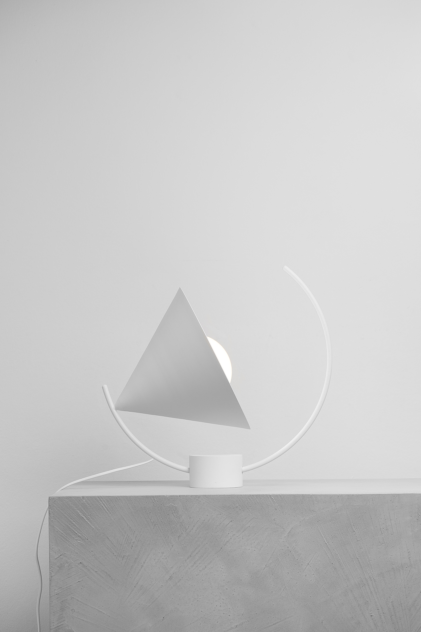 Floor lamp，Metal marble，Material innovation，Creative design，Line geometry，Minimalist geometry，Table lamp design，Lamp design，