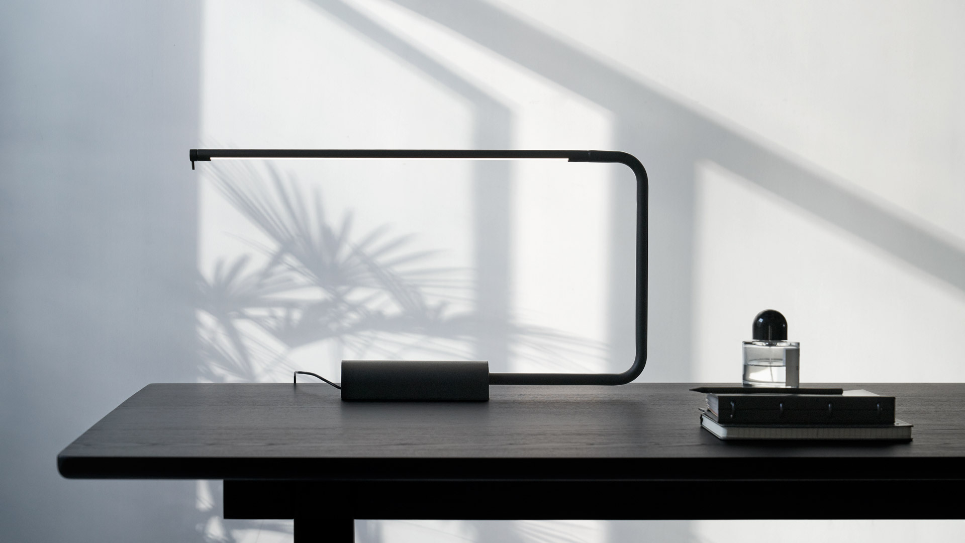 Floor lamp，Metal marble，Material innovation，Creative design，Line geometry，Minimalist geometry，Table lamp design，Lamp design，