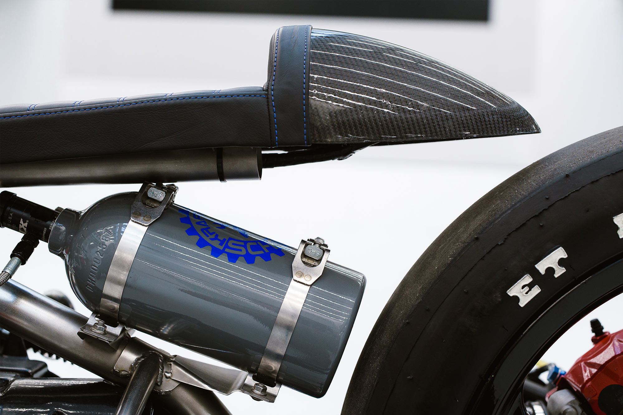 bmw，motorcycle，traffic，Philipp Ludwig，Change car，