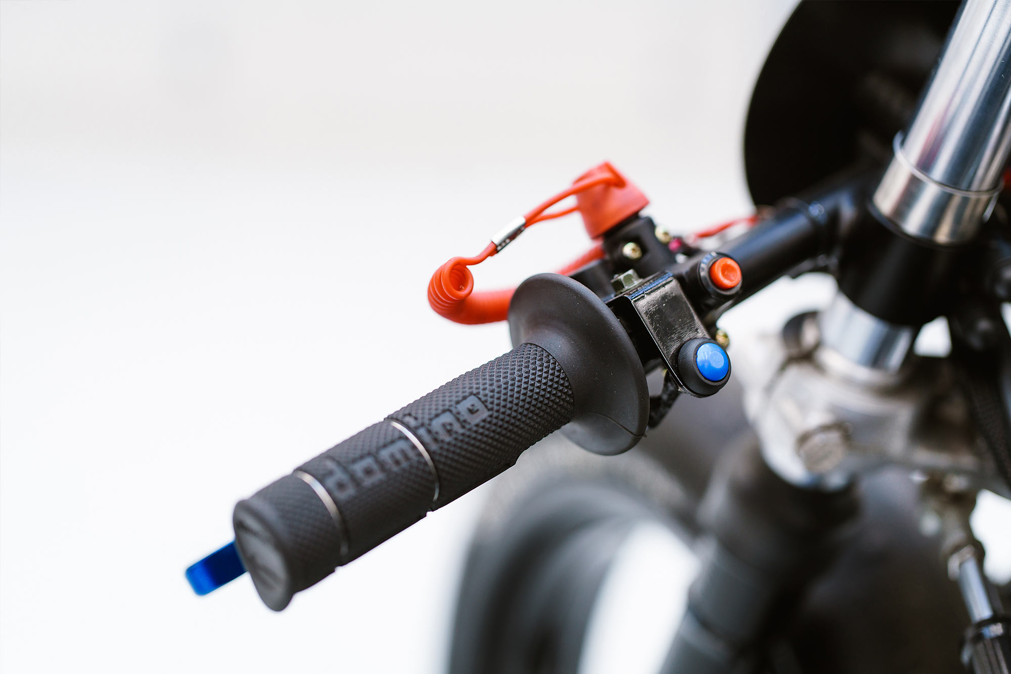 bmw，motorcycle，traffic，Philipp Ludwig，Change car，