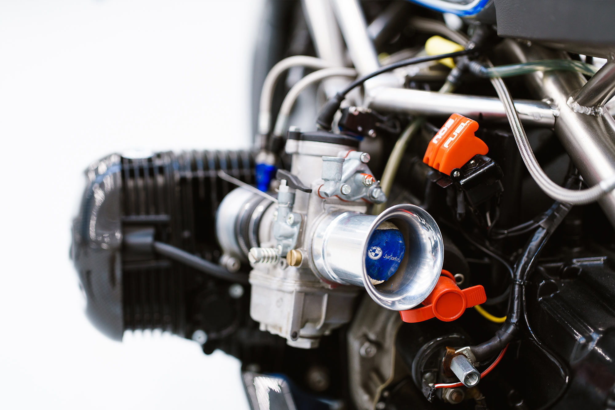 bmw，motorcycle，traffic，Philipp Ludwig，Change car，