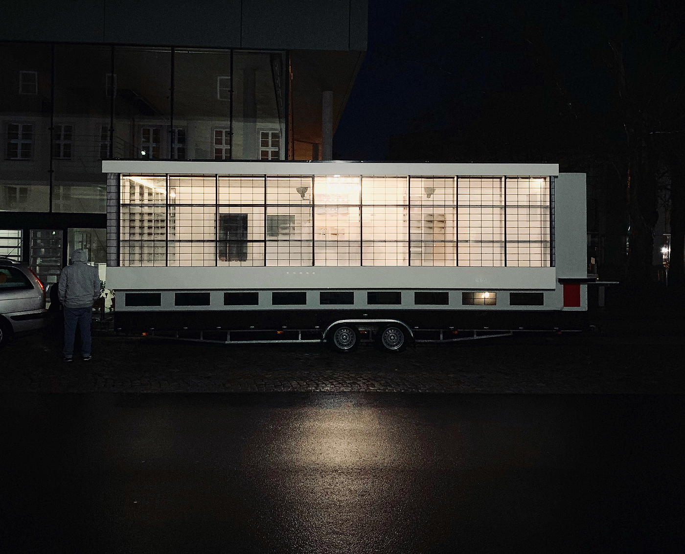 Bauhaus ，trailer，move，