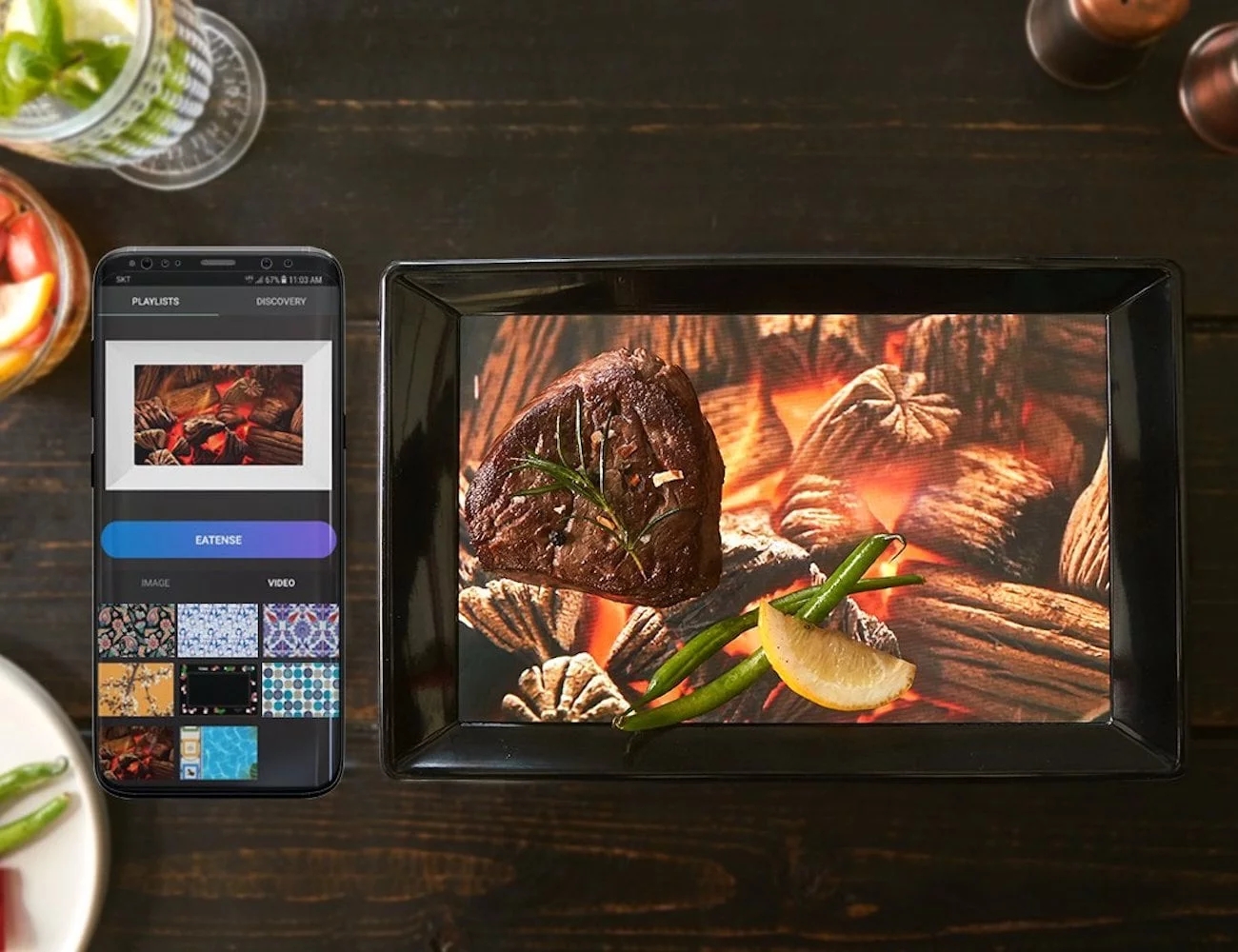 tableware，intelligence，having dinner，plate，