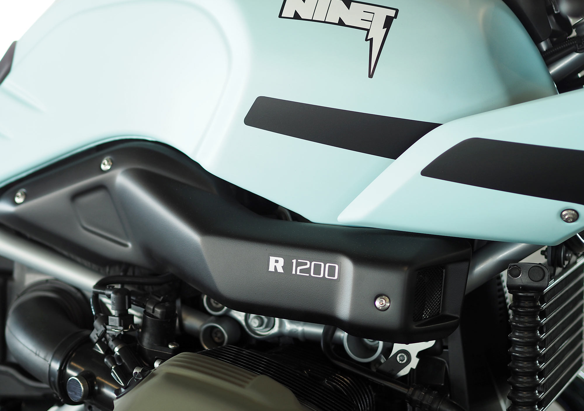 motorcycle，locomotive，two，