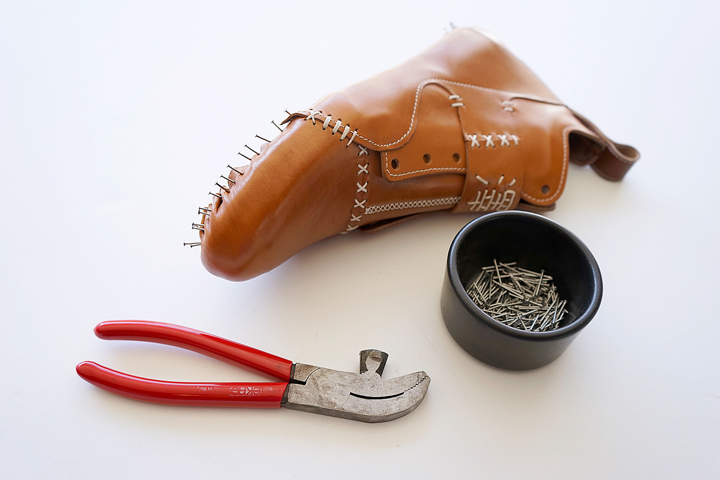 OK，Leatherwear，outdoors，sneakers，Luke Gordon，