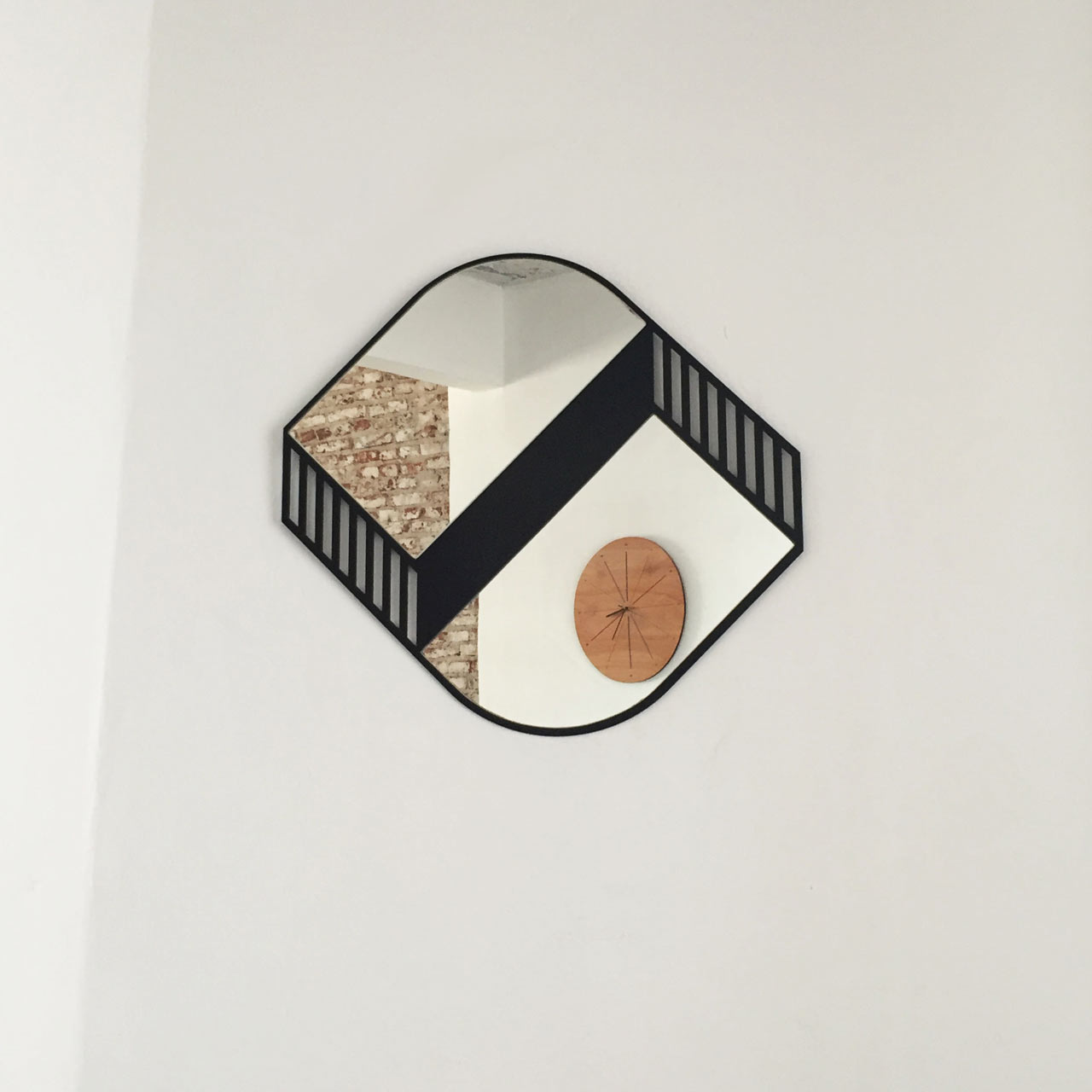 Minimalist，three-dimensional，mirror，