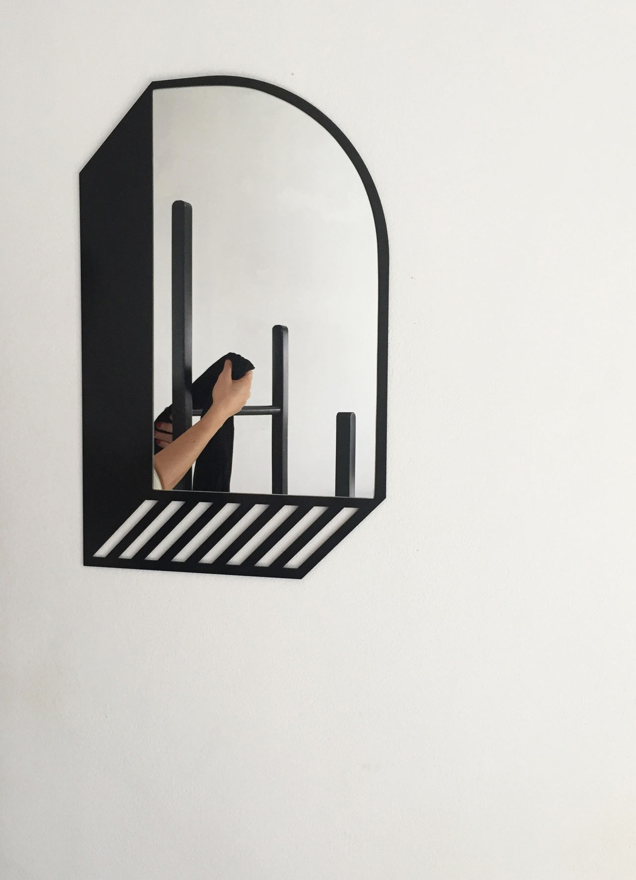 Minimalist，three-dimensional，mirror，