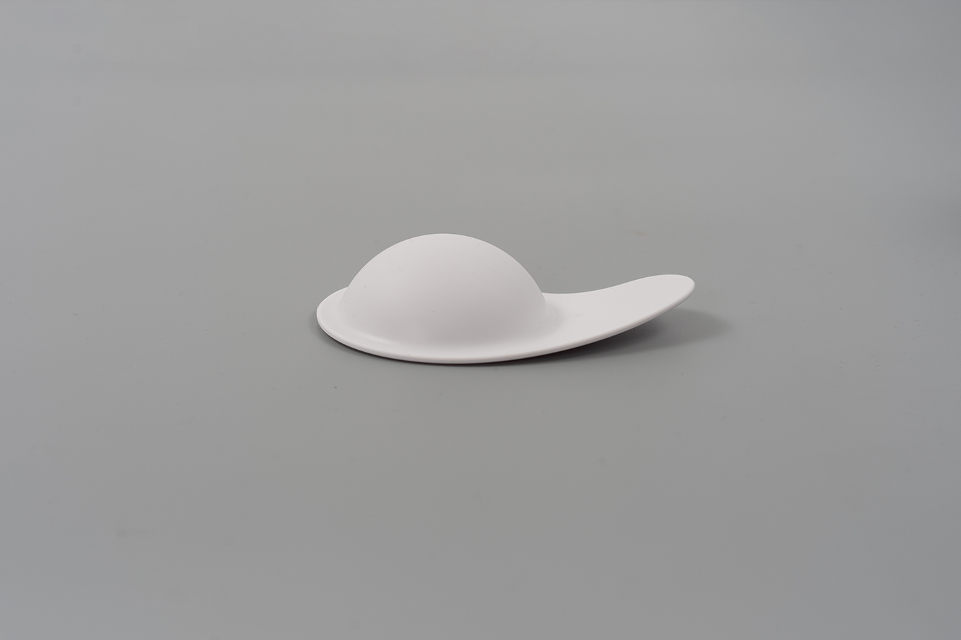 Pets，Pet surroundings，Kitty，stroke a cat，hand basket，Spoon，hide-and-seek，