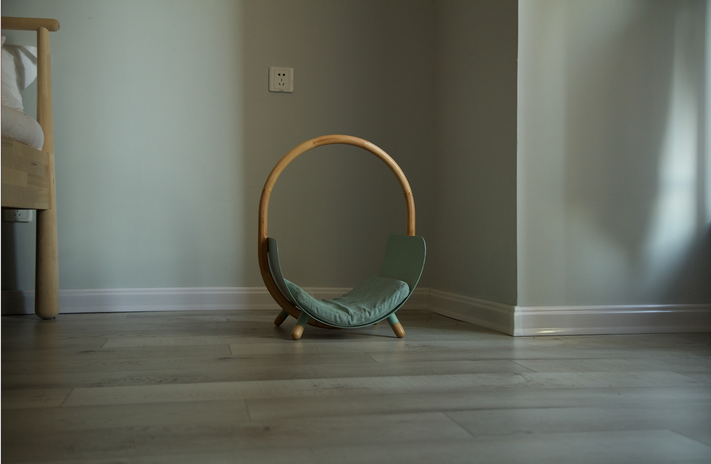 Pets，Pet surroundings，Kitty，stroke a cat，hand basket，Spoon，hide-and-seek，