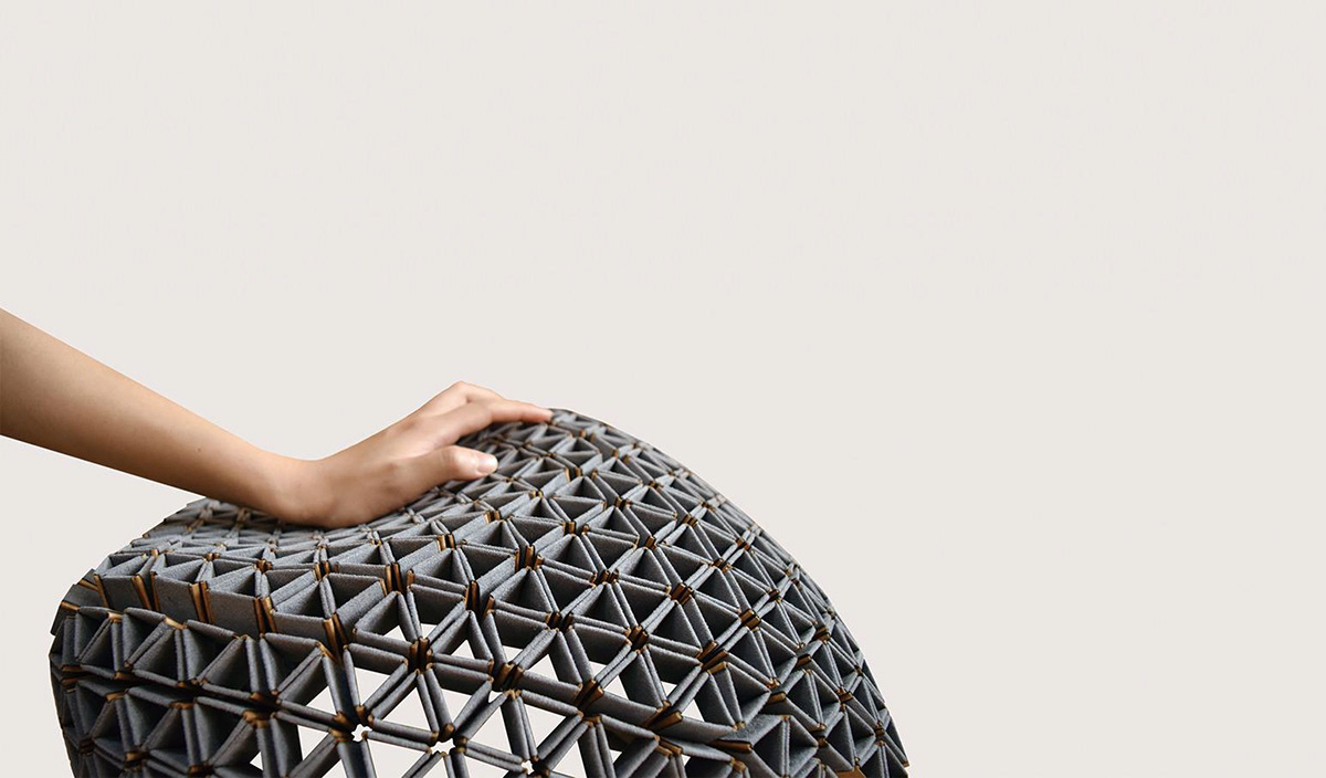 Pets，Pet surroundings，Kitty，stroke a cat，hand basket，Spoon，hide-and-seek，