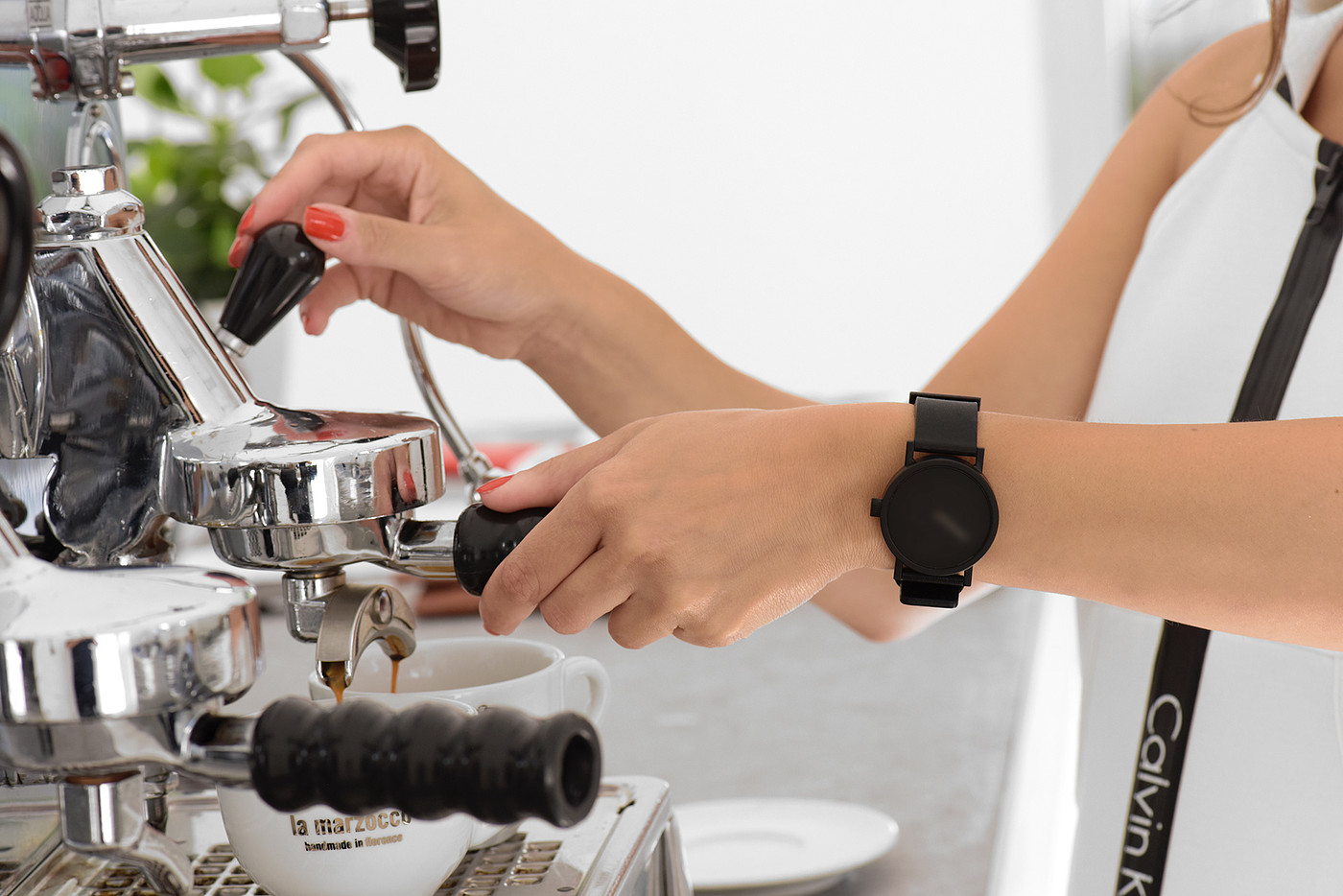 Wrist watch，Automatic design，black，