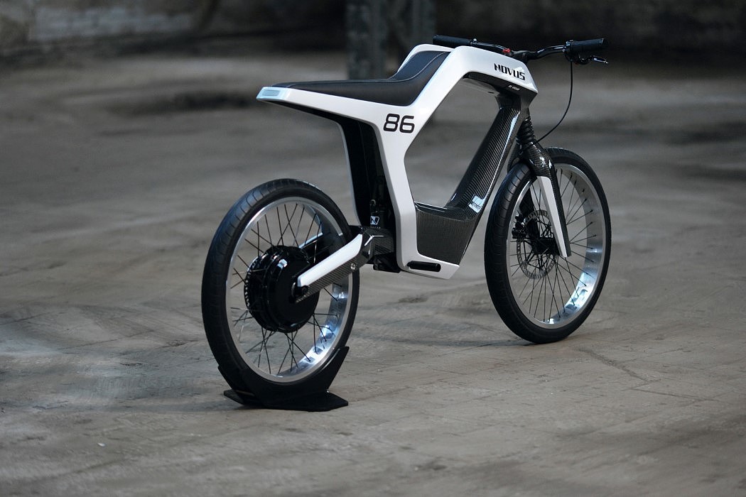 white，Electric motorcycle，Nov，