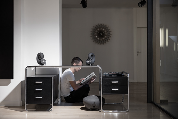 Digital intelligence，loudspeaker box，