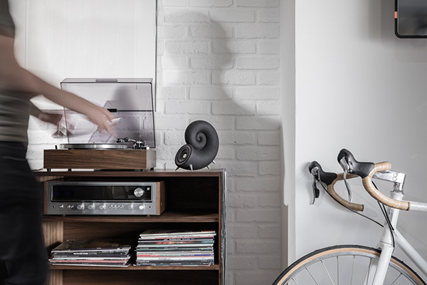 Digital intelligence，loudspeaker box，