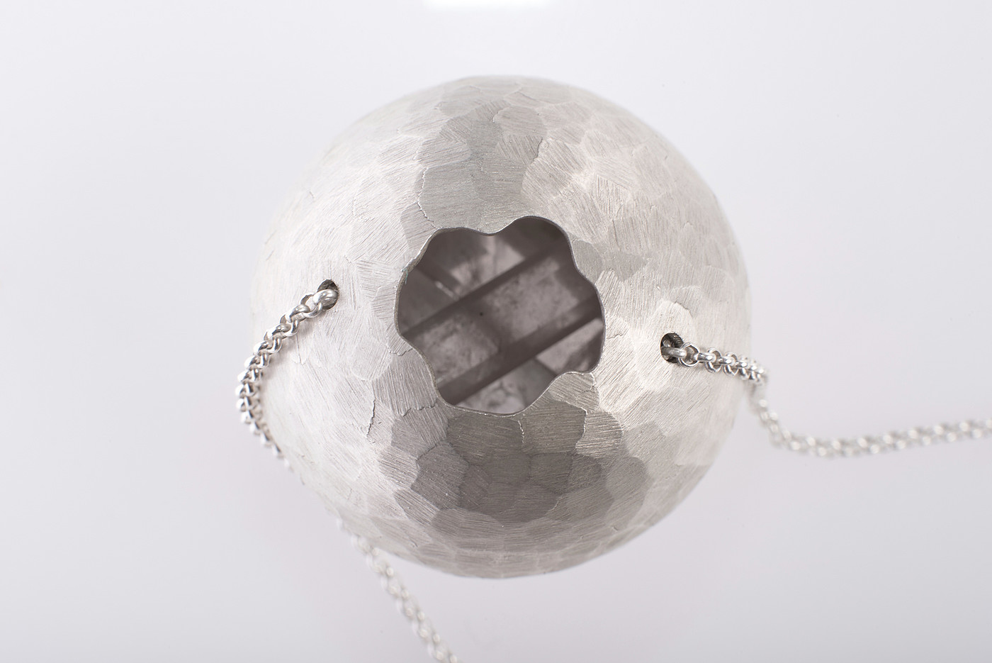 jewelry，Metal，Place and dream，