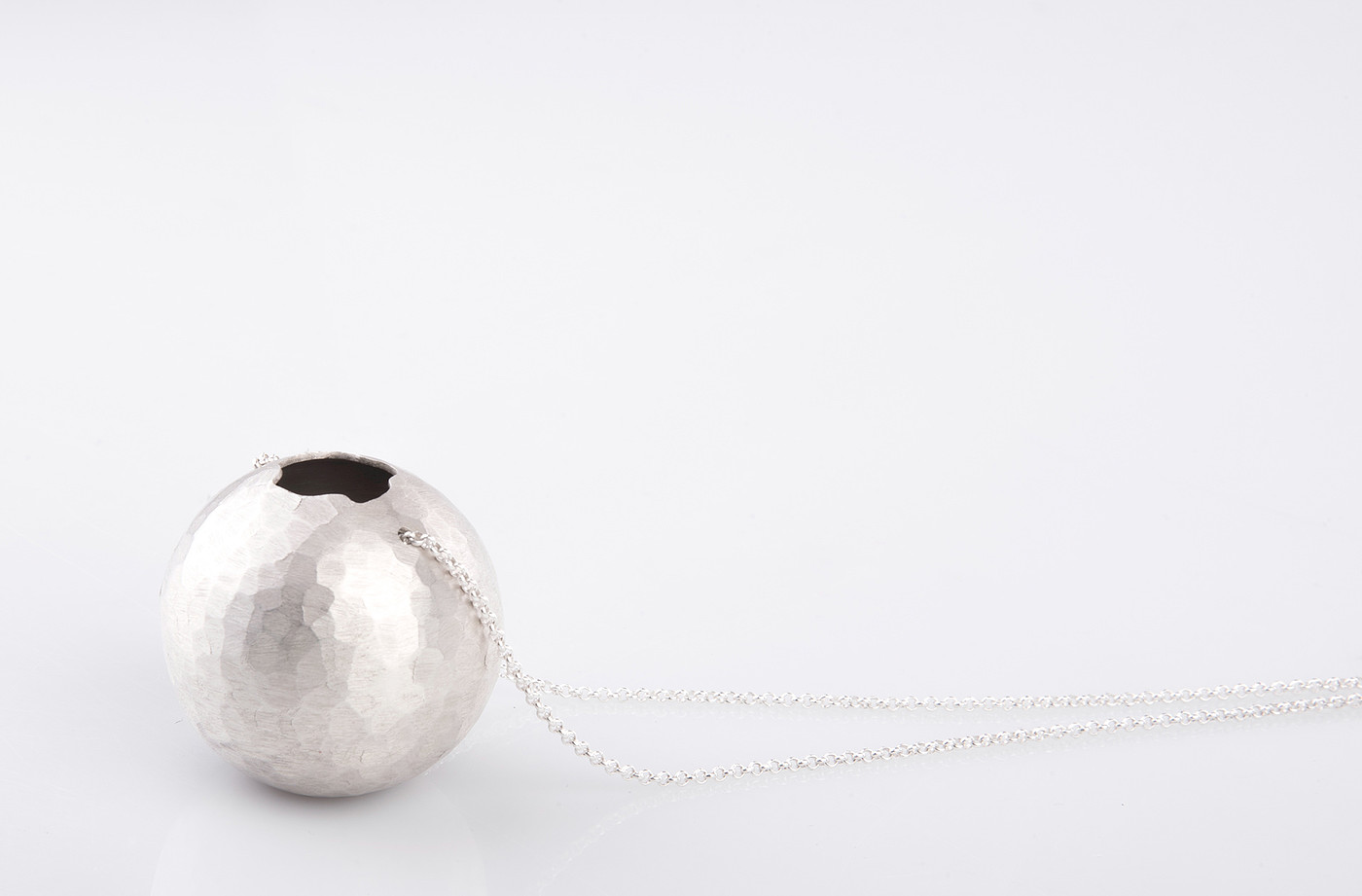 jewelry，Metal，Place and dream，
