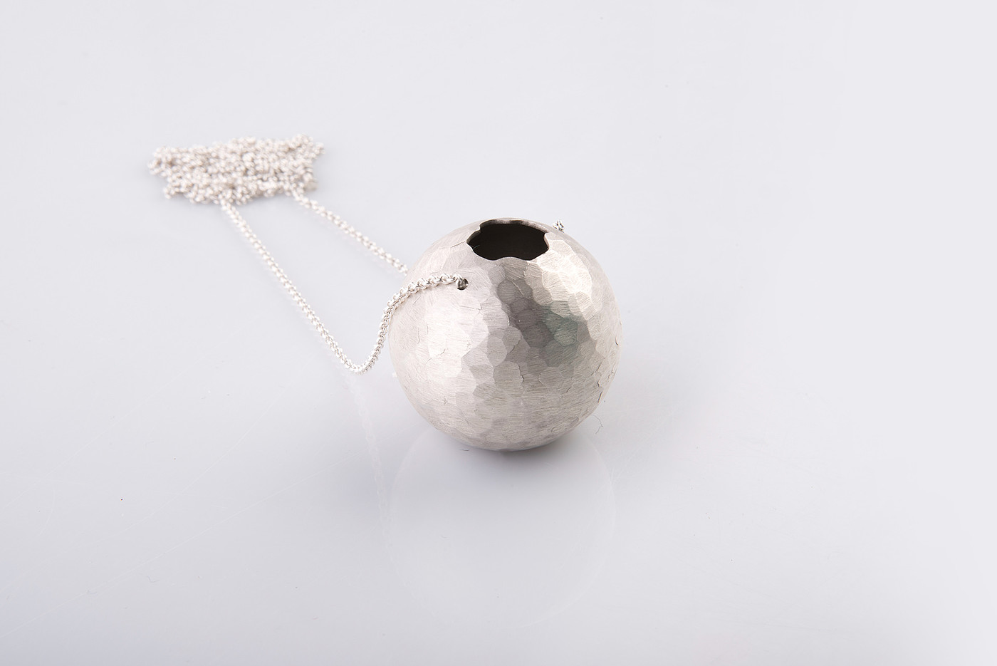 jewelry，Metal，Place and dream，