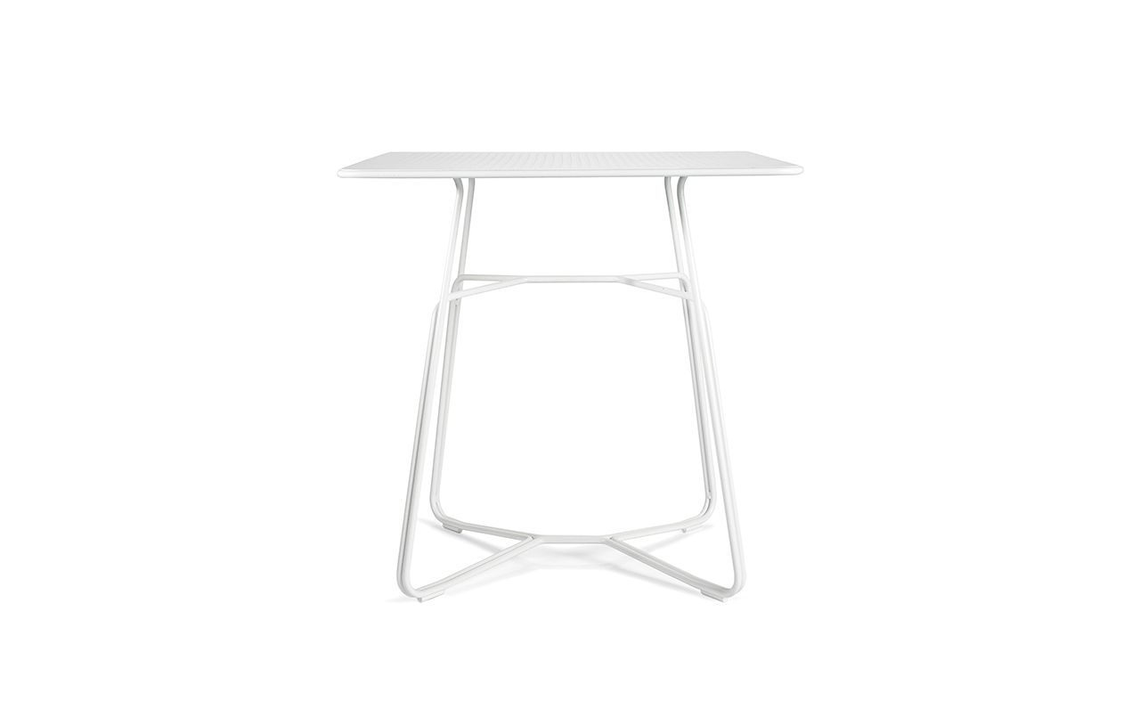 Deadgood，furniture，Naked，hug，