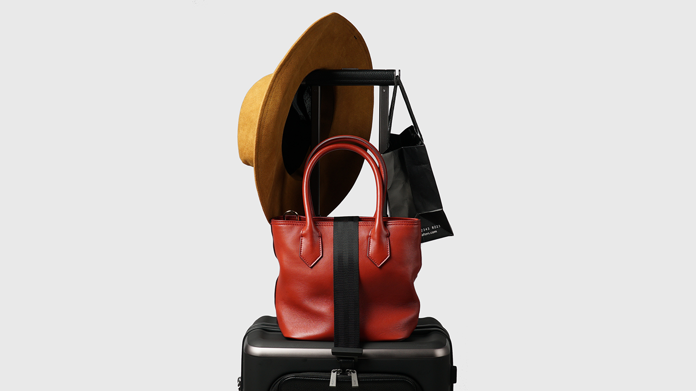 Andrea Ponti，trunk，suitcase，outdoors，Floatti，