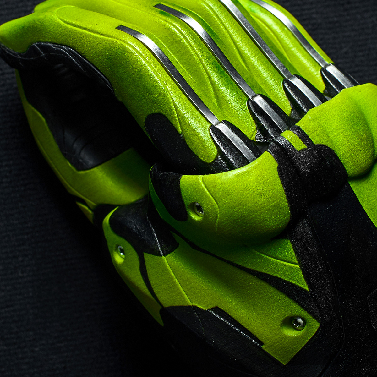 industrial design，medical apparatus and instruments，Bionic prosthetic hand，M A N T I S，