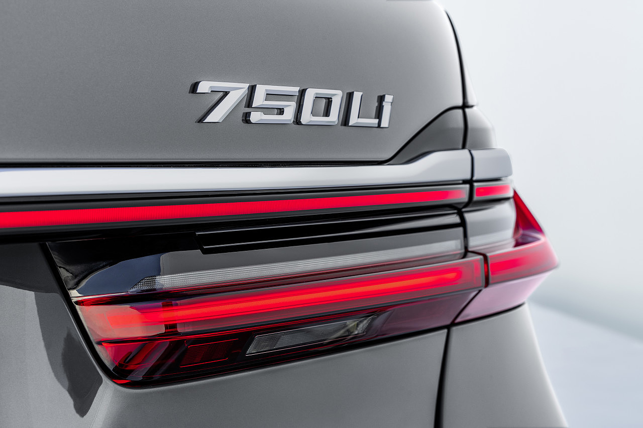seven hundred and fifty，bmw，seven，bmw，