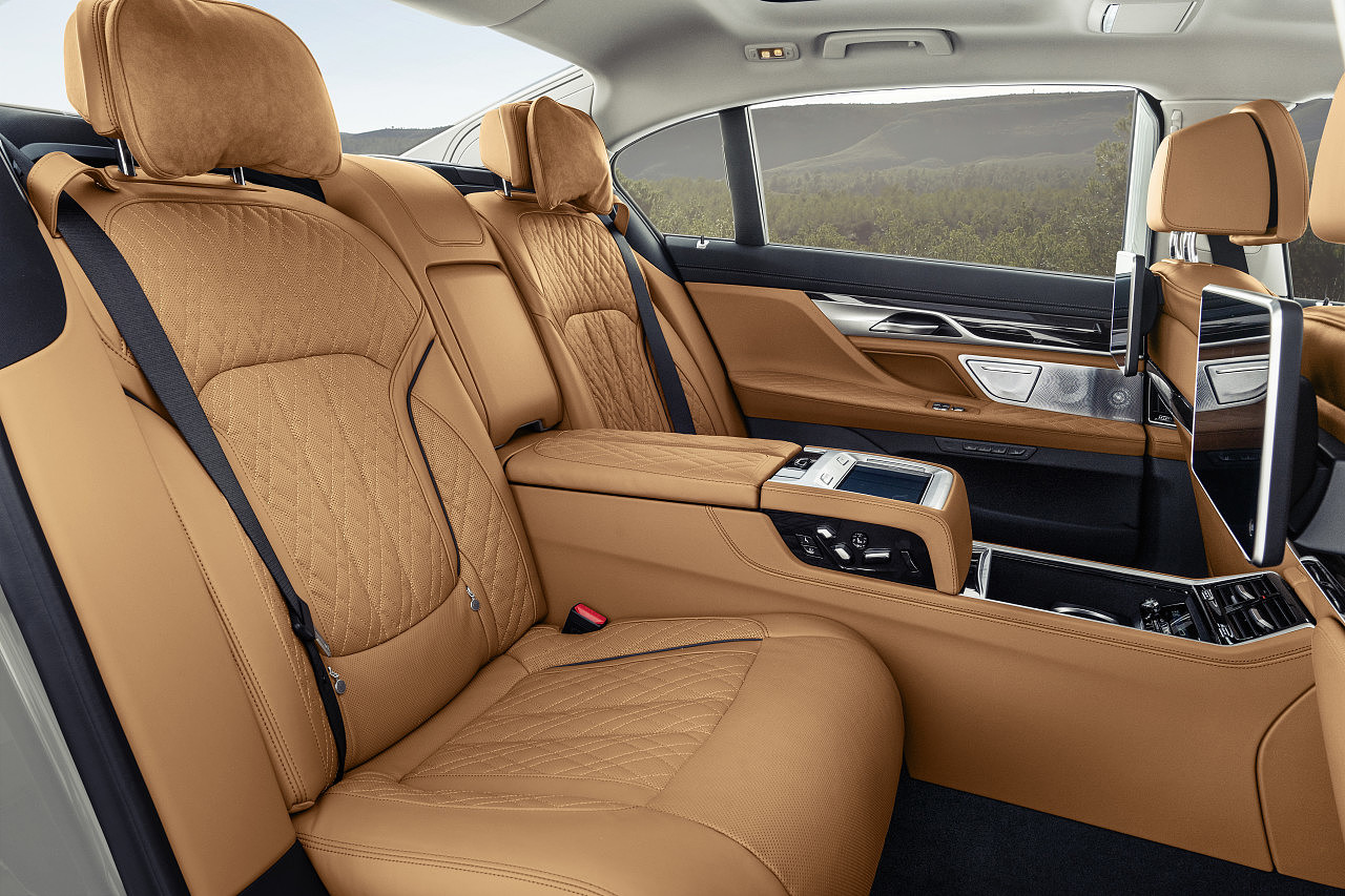 seven hundred and fifty，bmw，seven，bmw，