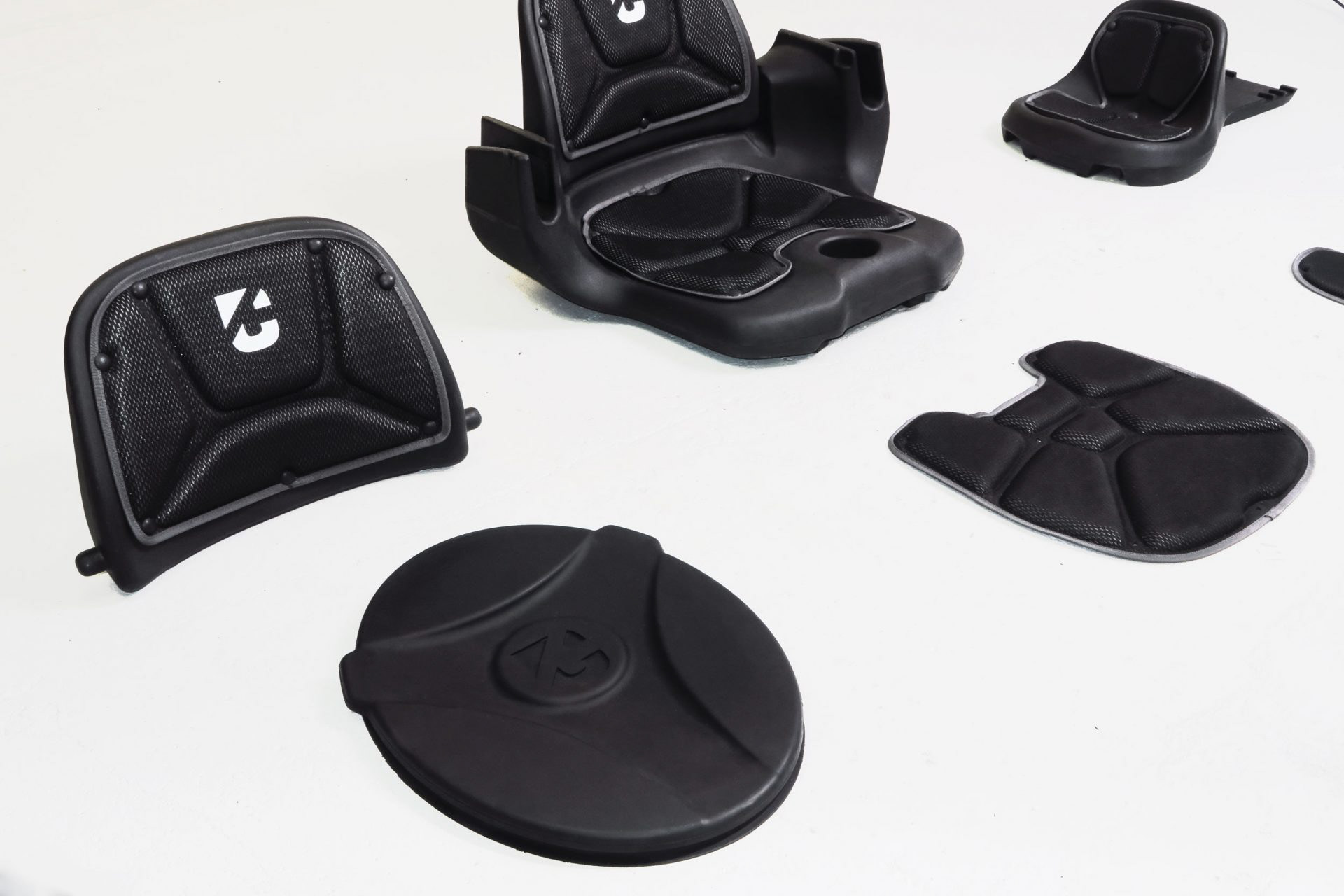 CARIBOU，canoeing，blue，