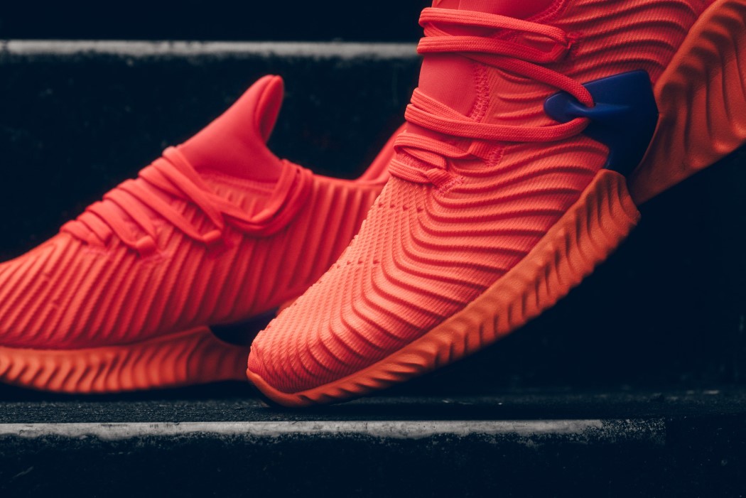 sneakers，brand，adidas，