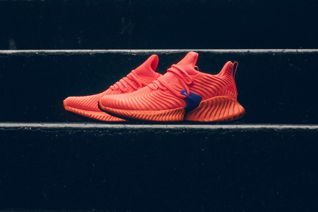 sneakers，brand，adidas，