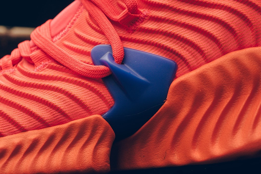 sneakers，brand，adidas，