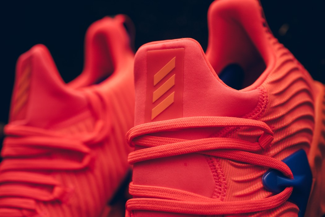 sneakers，brand，adidas，